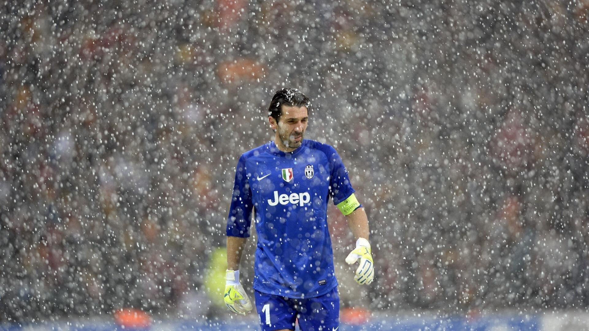 UFC上海站，帕夫洛维奇与阿科斯塔重量级对决点燃申城激情